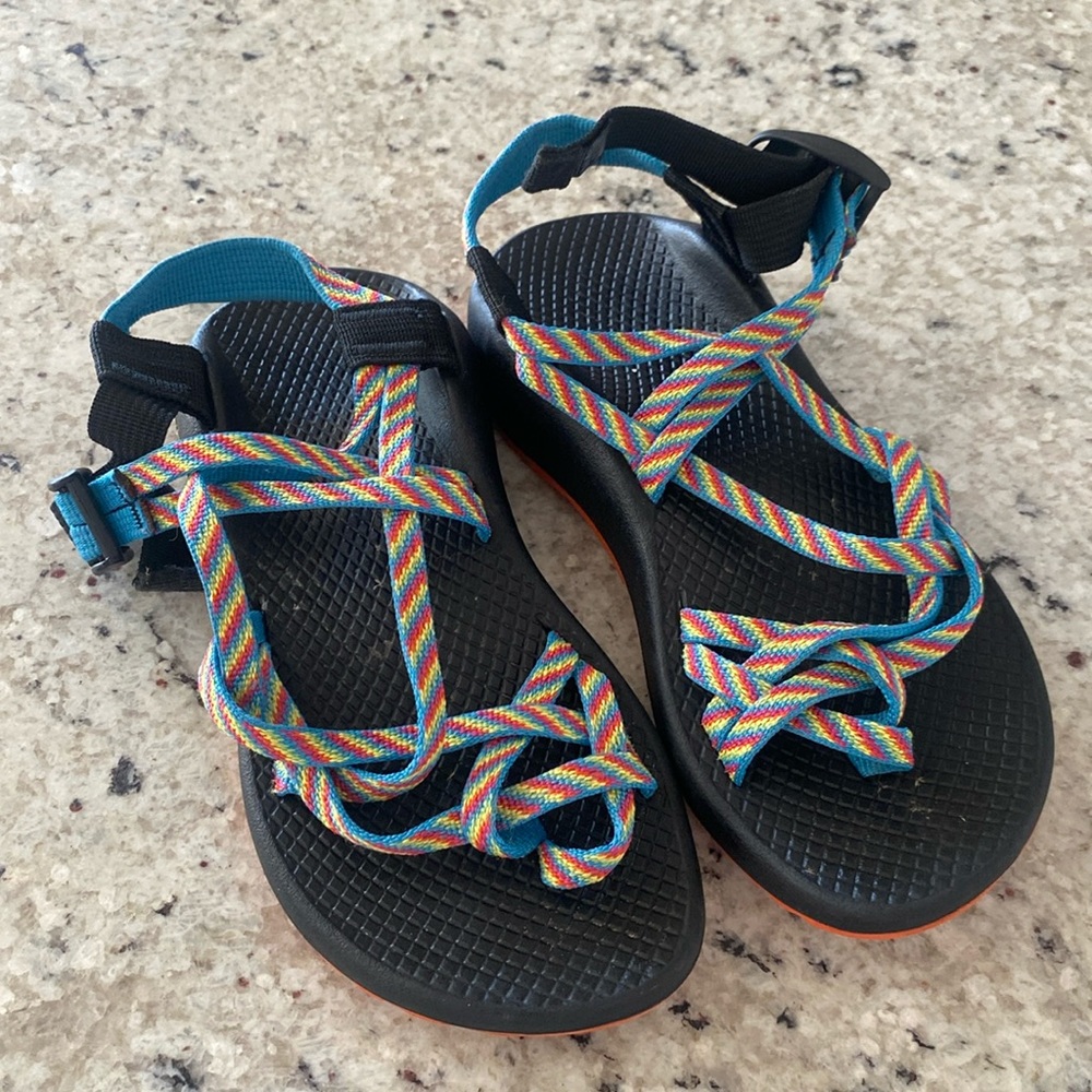 Women’s Chaco Sandals Fiesta Rainbow Print‎ Size 5